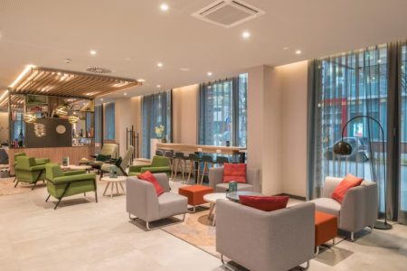 Holiday Inn Berliner Tor Lobby